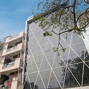 https://neon-tower.hotelsdelhi.org